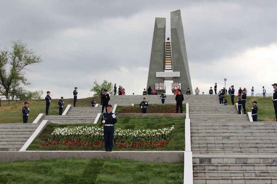 Укажите название достопримечательности.